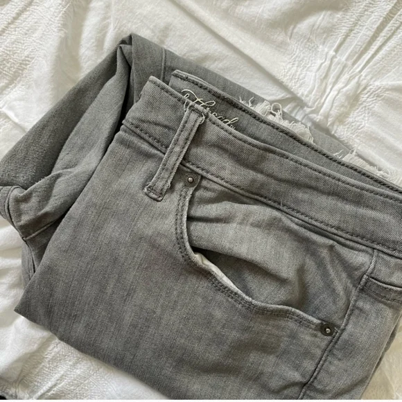 Universal Thread Distressed skinny Gray Jeans 16 - Picture 4 of 9